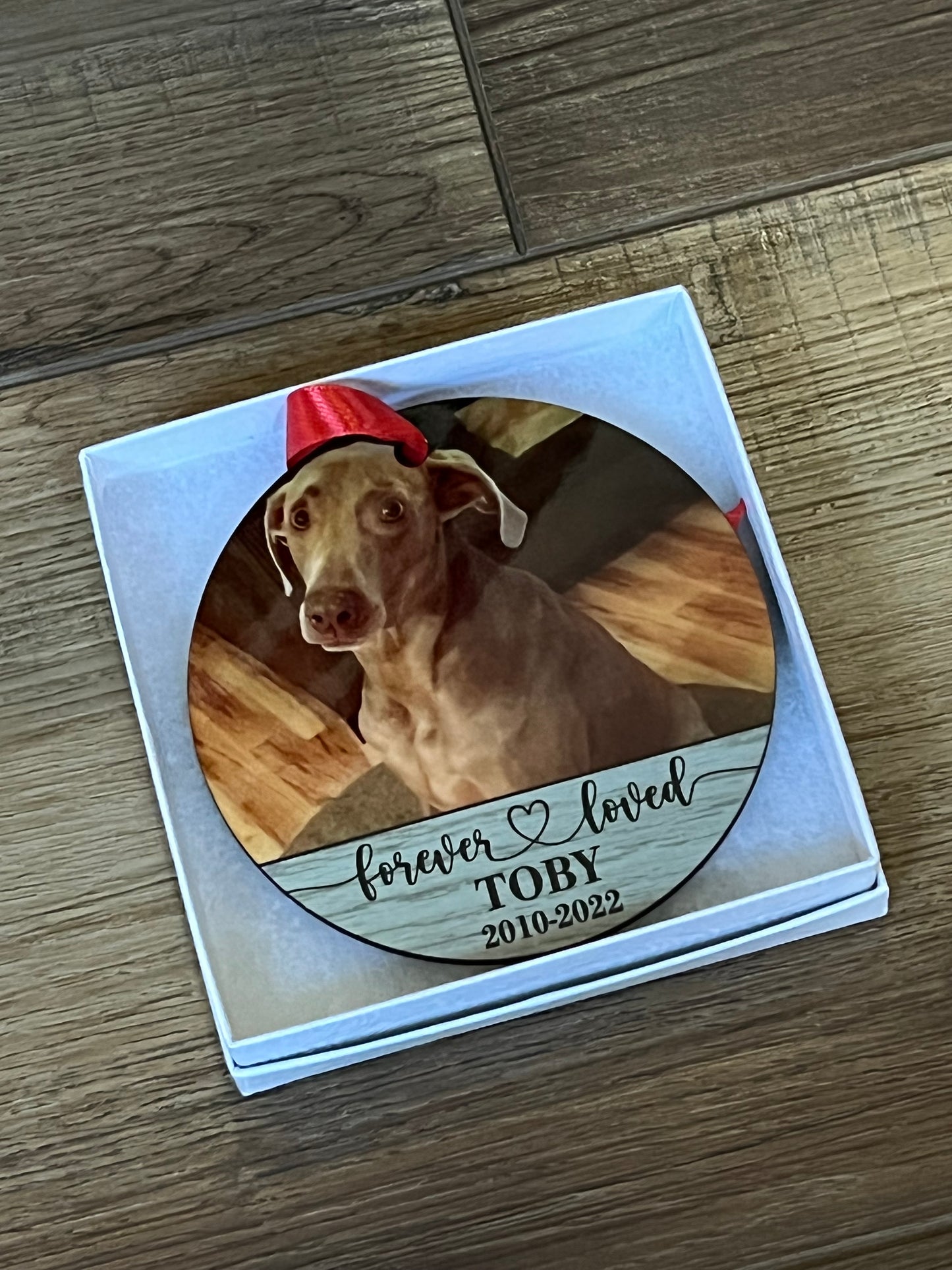 Pet memorial ornament in gift box